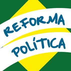 Parte verde e amarela da bandeira do brasil no fundo e duas tarjas brancas escrito Reforma Política em azul.